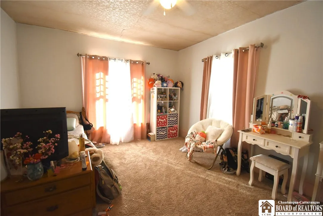 20 Meadow Lane, Jamestown, New York 14701, Jamestown, New York 14701, 5 Bedrooms Bedrooms, 9 Rooms Rooms,2 BathroomsBathrooms,Residential,For Sale,20 Meadow Lane, Jamestown, New York 14701,0,R1638513