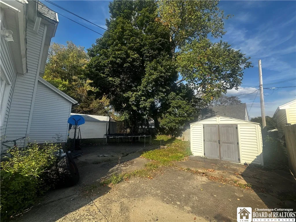 20 Meadow Lane, Jamestown, New York 14701, Jamestown, New York 14701, 5 Bedrooms Bedrooms, 9 Rooms Rooms,2 BathroomsBathrooms,Residential,For Sale,20 Meadow Lane, Jamestown, New York 14701,0,R1638513