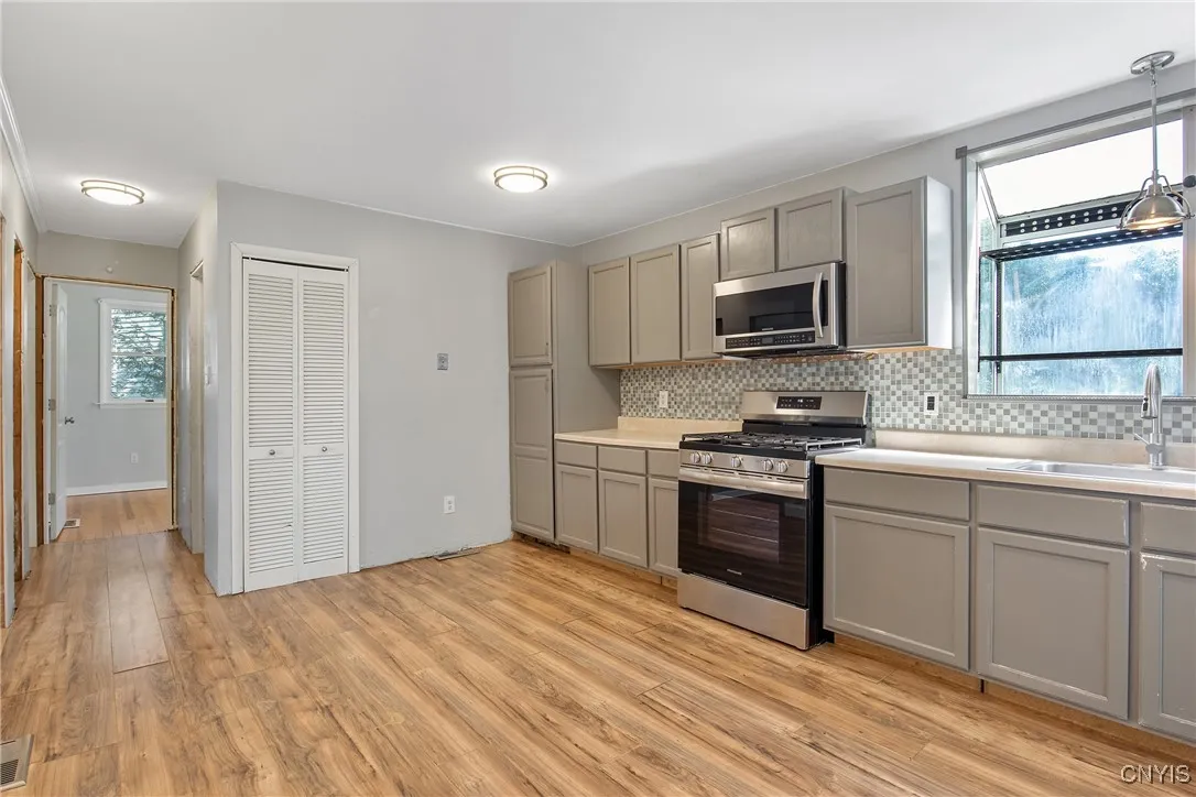 6 Grover Street, Dewitt, New York 13057, De Witt, New York 13057, 4 Bedrooms Bedrooms, 9 Rooms Rooms,1 BathroomBathrooms,Residential,For Sale,6 Grover Street, Dewitt, New York 13057,0,S1636435