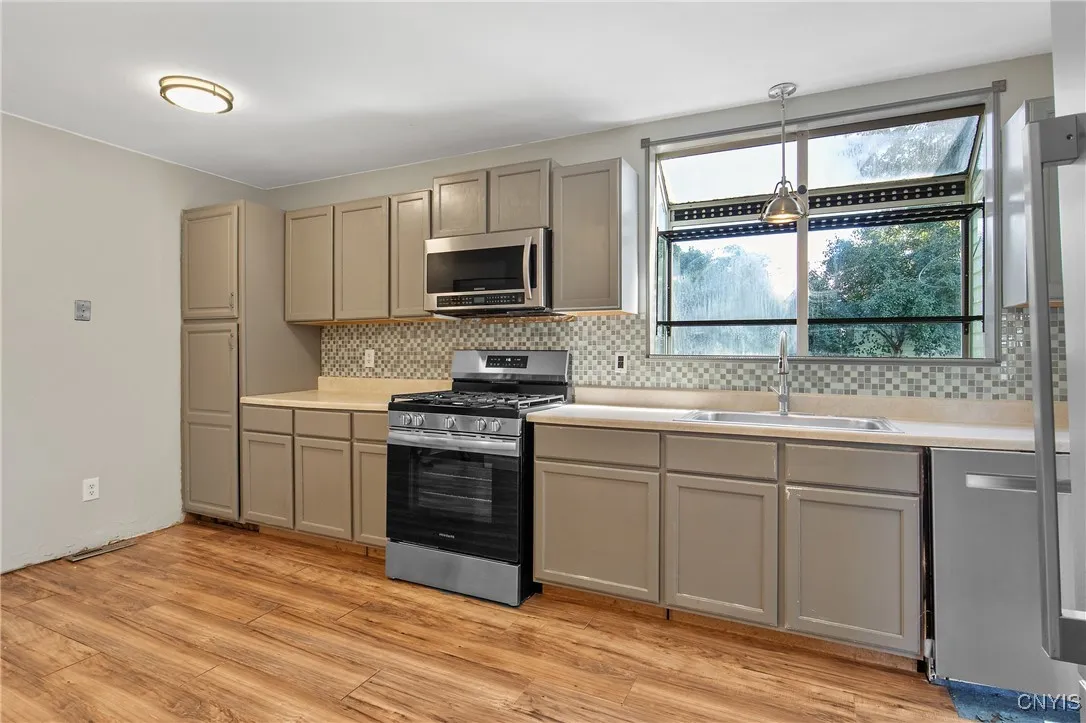 6 Grover Street, Dewitt, New York 13057, De Witt, New York 13057, 4 Bedrooms Bedrooms, 9 Rooms Rooms,1 BathroomBathrooms,Residential,For Sale,6 Grover Street, Dewitt, New York 13057,0,S1636435