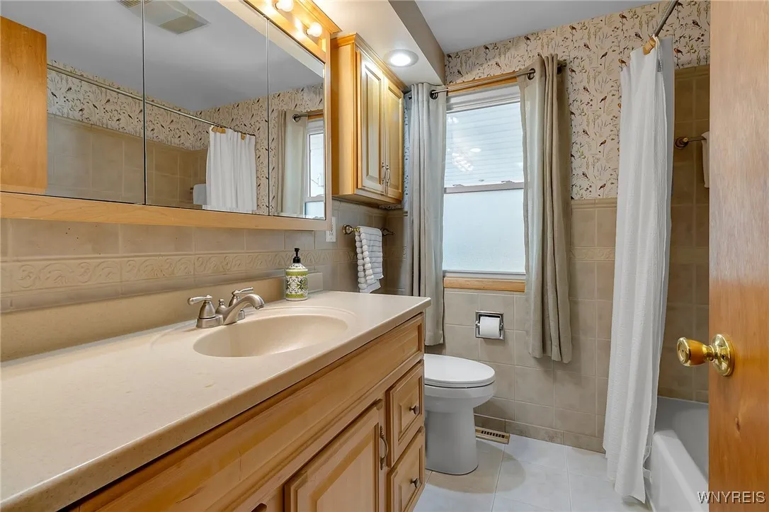 662 Cayuga Drive, Lewiston, New York 14092, Lewiston, New York 14092, 2 Bedrooms Bedrooms, 4 Rooms Rooms,2 BathroomsBathrooms,Residential,Closed,662 Cayuga Drive, Lewiston, New York 14092,0,B1638085