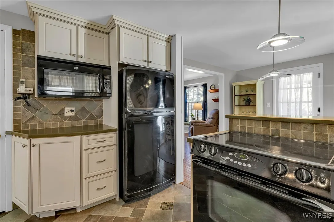 662 Cayuga Drive, Lewiston, New York 14092, Lewiston, New York 14092, 2 Bedrooms Bedrooms, 4 Rooms Rooms,2 BathroomsBathrooms,Residential,Closed,662 Cayuga Drive, Lewiston, New York 14092,0,B1638085