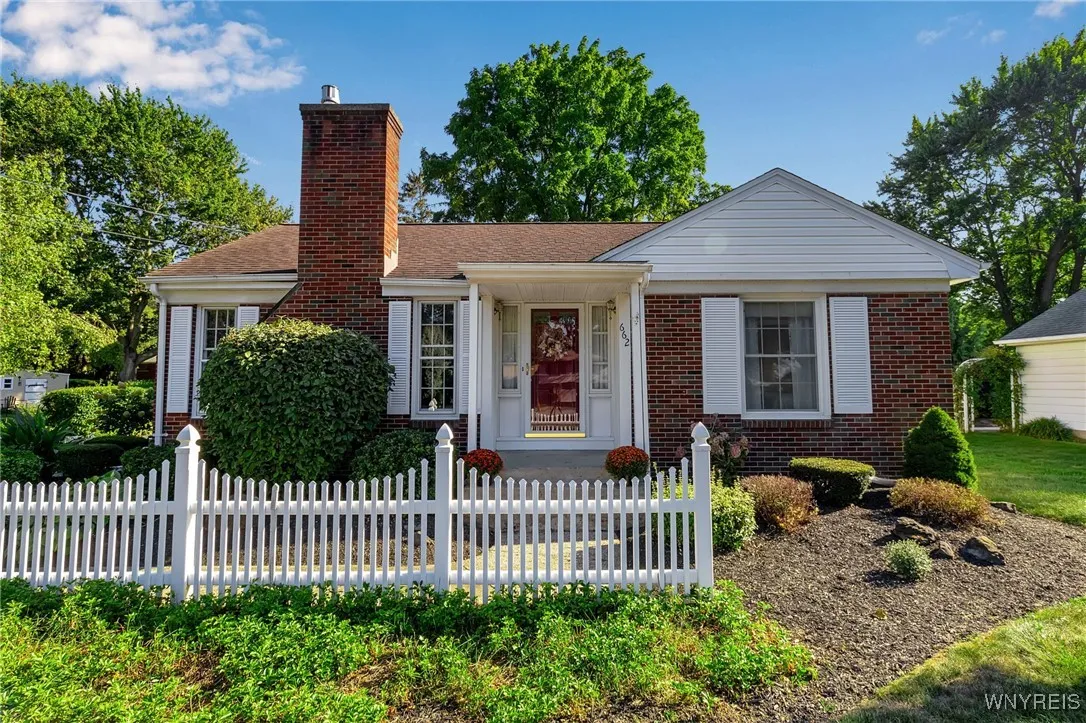 662 Cayuga Drive, Lewiston, New York 14092, Lewiston, New York 14092, 2 Bedrooms Bedrooms, 4 Rooms Rooms,2 BathroomsBathrooms,Residential,Closed,662 Cayuga Drive, Lewiston, New York 14092,0,B1638085