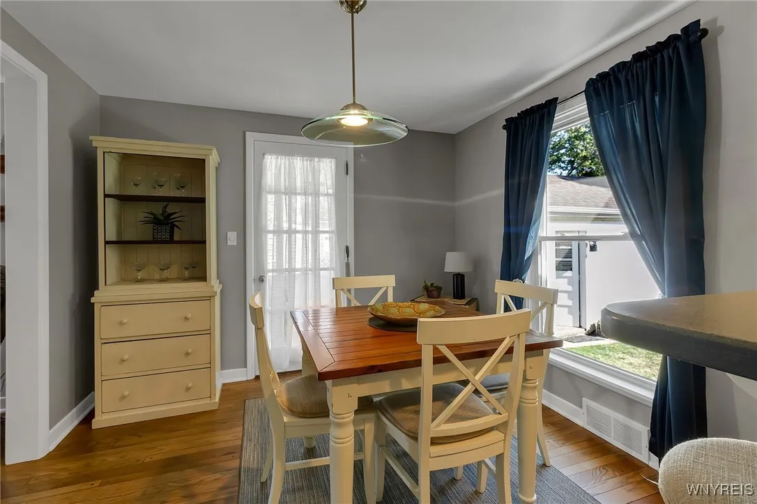 662 Cayuga Drive, Lewiston, New York 14092, Lewiston, New York 14092, 2 Bedrooms Bedrooms, 4 Rooms Rooms,2 BathroomsBathrooms,Residential,Closed,662 Cayuga Drive, Lewiston, New York 14092,0,B1638085