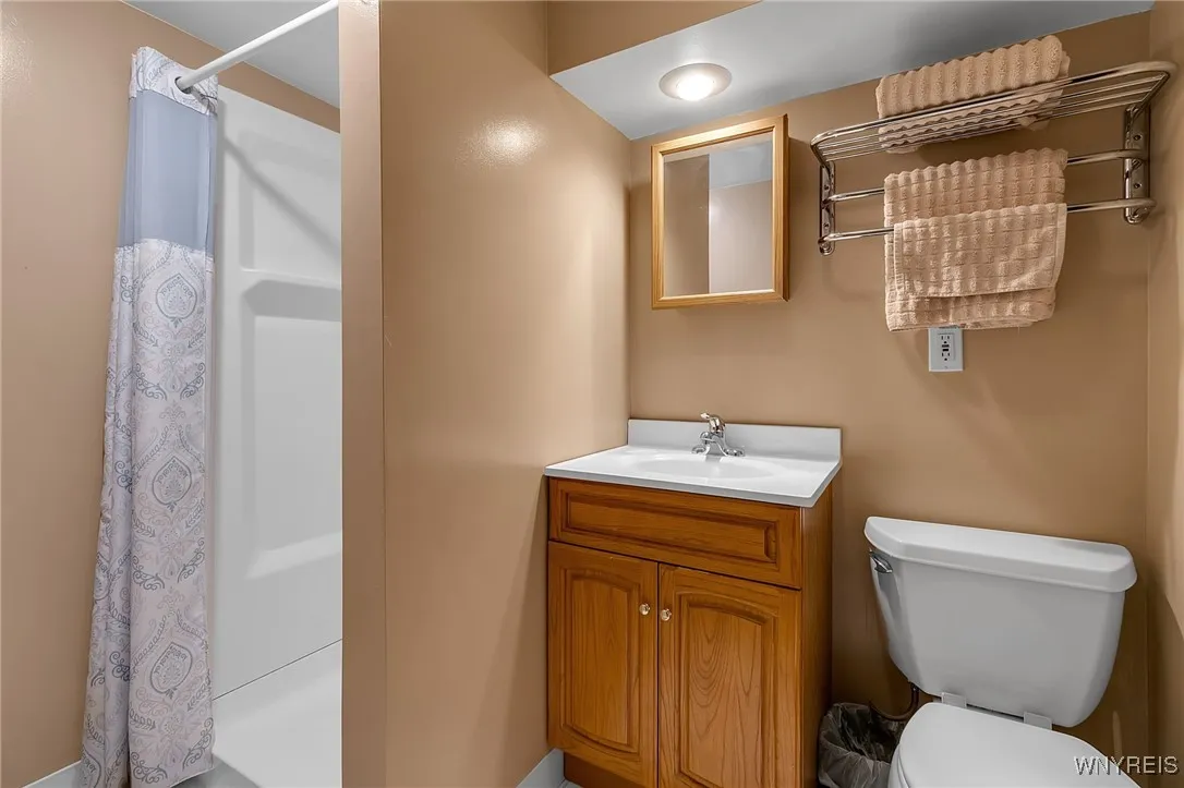 662 Cayuga Drive, Lewiston, New York 14092, Lewiston, New York 14092, 2 Bedrooms Bedrooms, 4 Rooms Rooms,2 BathroomsBathrooms,Residential,Closed,662 Cayuga Drive, Lewiston, New York 14092,0,B1638085