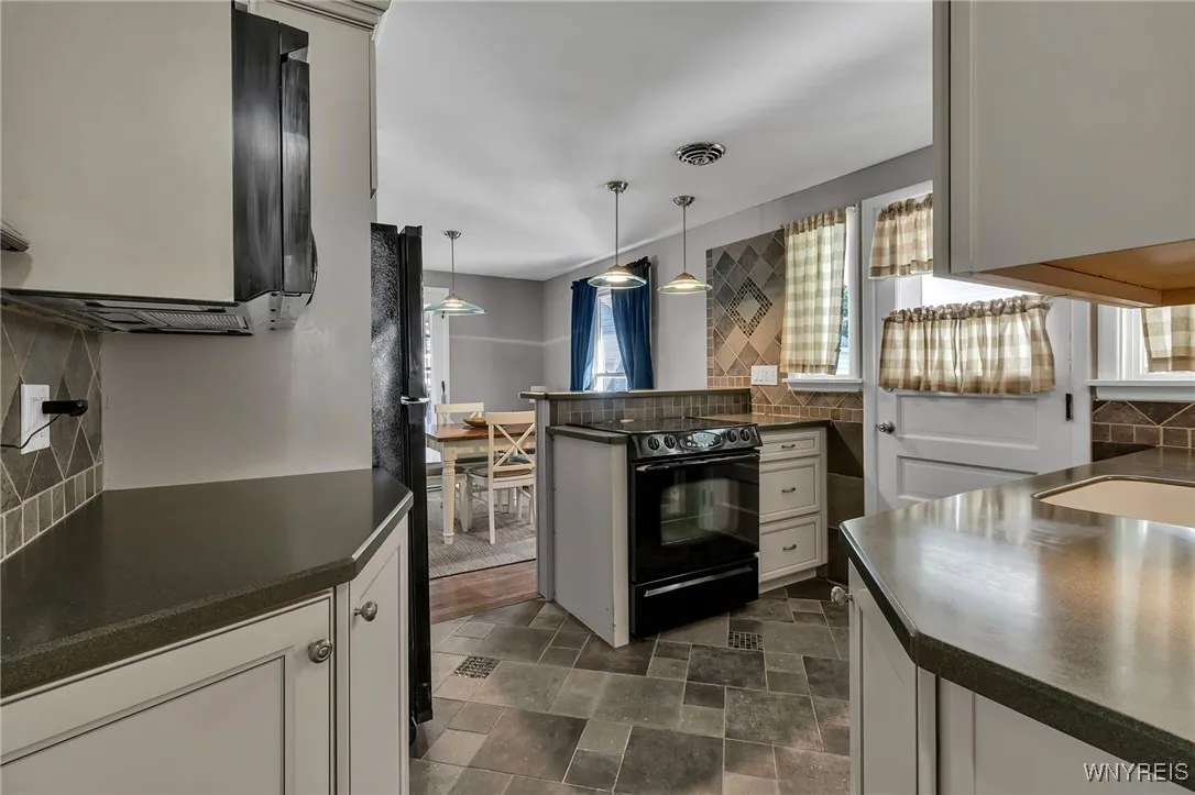 662 Cayuga Drive, Lewiston, New York 14092, Lewiston, New York 14092, 2 Bedrooms Bedrooms, 4 Rooms Rooms,2 BathroomsBathrooms,Residential,Closed,662 Cayuga Drive, Lewiston, New York 14092,0,B1638085