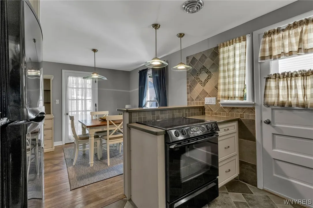 662 Cayuga Drive, Lewiston, New York 14092, Lewiston, New York 14092, 2 Bedrooms Bedrooms, 4 Rooms Rooms,2 BathroomsBathrooms,Residential,Closed,662 Cayuga Drive, Lewiston, New York 14092,0,B1638085