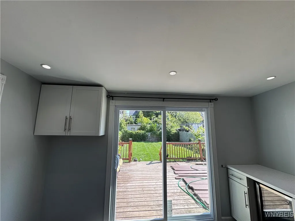 31 Norwood Avenue 1, Buffalo, New York 14222, Buffalo, New York 14222, 2 Bedrooms Bedrooms, 7 Rooms Rooms,2 BathroomsBathrooms,Residential Lease,For Rent,31 Norwood Avenue 1, Buffalo, New York 14222,0,B1637777