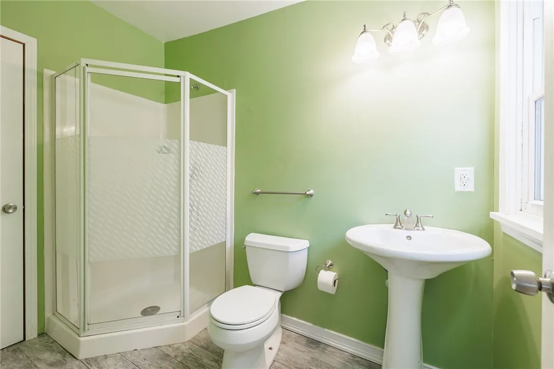 3649 Chili Avenue, Chili, New York 14624, Chili, New York 14624, 2 Bedrooms Bedrooms, 8 Rooms Rooms,2 BathroomsBathrooms,Residential,For Sale,3649 Chili Avenue, Chili, New York 14624,0,R1638251