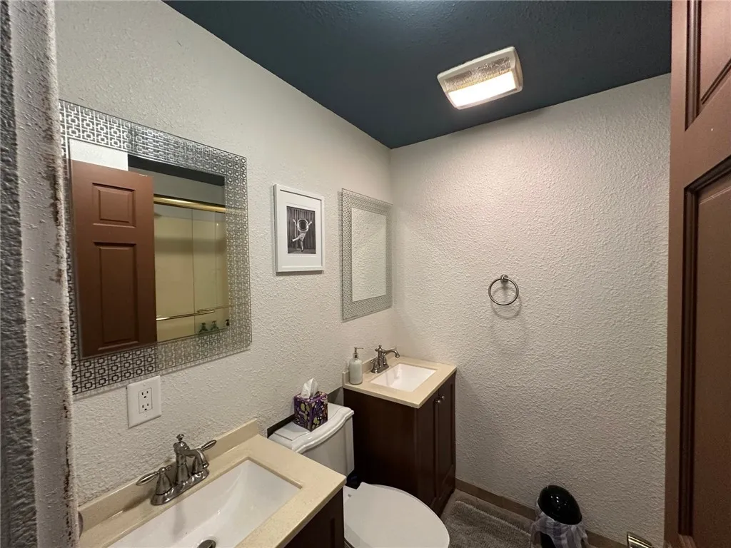 5596 East Lake Road, Conesus, New York 14435, Conesus, New York 14435, 4 Bedrooms Bedrooms, 7 Rooms Rooms,3 BathroomsBathrooms,Residential,For Sale,5596 East Lake Road, Conesus, New York 14435,0,R1638538