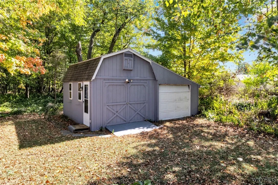 4883 Winding Lane, Clarence, New York 14031, Clarence, New York 14031, 3 Bedrooms Bedrooms, 8 Rooms Rooms,2 BathroomsBathrooms,Residential,For Sale,4883 Winding Lane, Clarence, New York 14031,0,B1638411