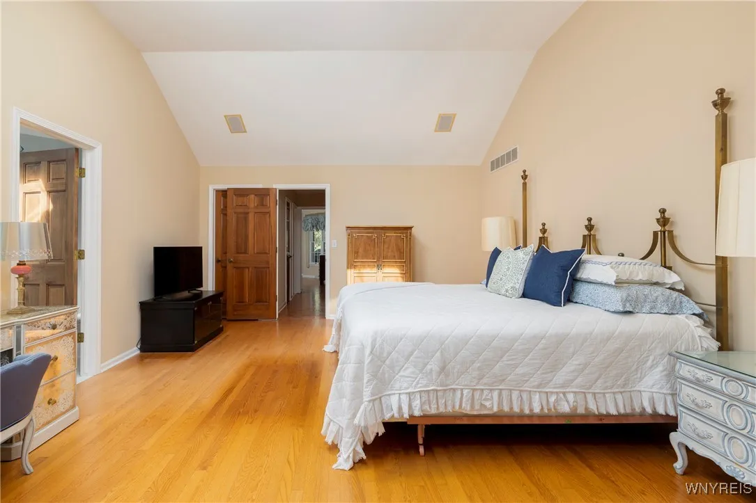 27 Hampton Hill Drive, Amherst, New York 14221, Amherst, New York 14221, 3 Bedrooms Bedrooms, 7 Rooms Rooms,2 BathroomsBathrooms,Residential,For Sale,27 Hampton Hill Drive, Amherst, New York 14221,0,B1638628
