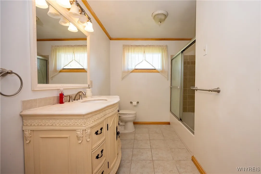 4450 Miller Road, Niagara, New York 14304, Niagara, New York 14304, 3 Bedrooms Bedrooms, 7 Rooms Rooms,1 BathroomBathrooms,Residential,For Sale,4450 Miller Road, Niagara, New York 14304,0,B1637591