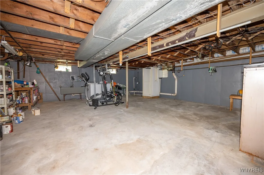 4450 Miller Road, Niagara, New York 14304, Niagara, New York 14304, 3 Bedrooms Bedrooms, 7 Rooms Rooms,1 BathroomBathrooms,Residential,For Sale,4450 Miller Road, Niagara, New York 14304,0,B1637591