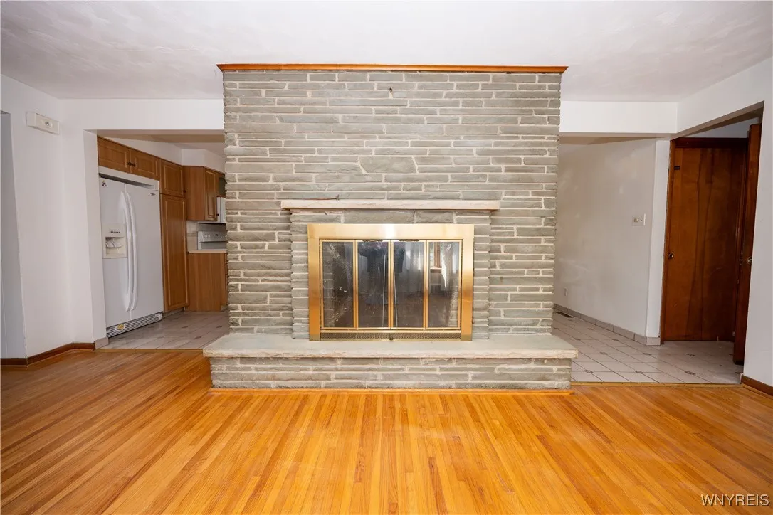 4450 Miller Road, Niagara, New York 14304, Niagara, New York 14304, 3 Bedrooms Bedrooms, 7 Rooms Rooms,1 BathroomBathrooms,Residential,For Sale,4450 Miller Road, Niagara, New York 14304,0,B1637591