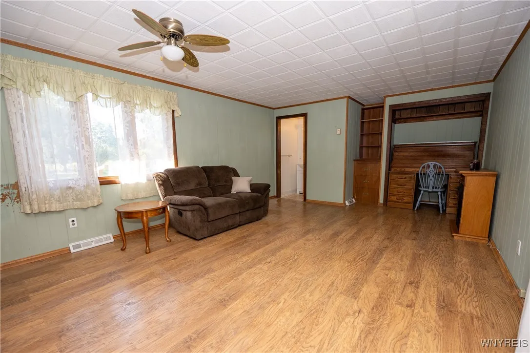 4450 Miller Road, Niagara, New York 14304, Niagara, New York 14304, 3 Bedrooms Bedrooms, 7 Rooms Rooms,1 BathroomBathrooms,Residential,For Sale,4450 Miller Road, Niagara, New York 14304,0,B1637591