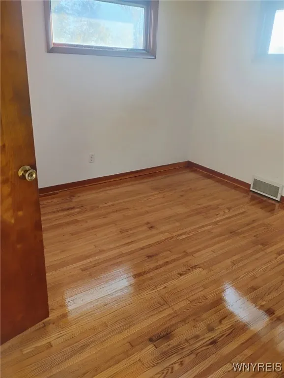 4450 Miller Road, Niagara, New York 14304, Niagara, New York 14304, 3 Bedrooms Bedrooms, 7 Rooms Rooms,1 BathroomBathrooms,Residential,For Sale,4450 Miller Road, Niagara, New York 14304,0,B1637591