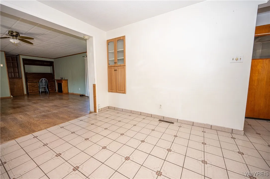 4450 Miller Road, Niagara, New York 14304, Niagara, New York 14304, 3 Bedrooms Bedrooms, 7 Rooms Rooms,1 BathroomBathrooms,Residential,For Sale,4450 Miller Road, Niagara, New York 14304,0,B1637591