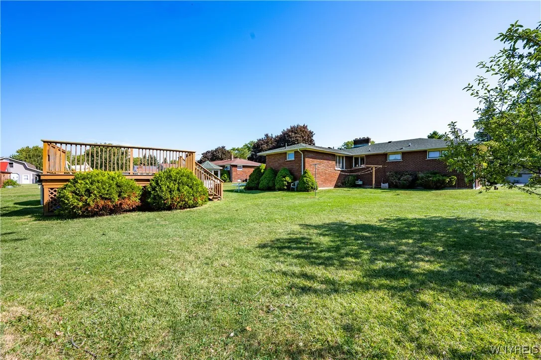 4450 Miller Road, Niagara, New York 14304, Niagara, New York 14304, 3 Bedrooms Bedrooms, 7 Rooms Rooms,1 BathroomBathrooms,Residential,For Sale,4450 Miller Road, Niagara, New York 14304,0,B1637591