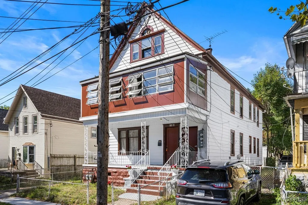 166 Grey Street, Buffalo, New York 14211, Buffalo, New York 14211, 6 Bedrooms Bedrooms, ,2 BathroomsBathrooms,Residential,For Sale,166 Grey Street, Buffalo, New York 14211,0,B1638643
