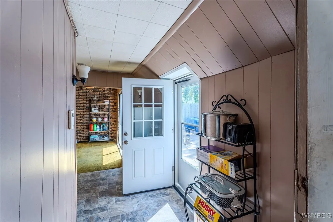 95 Jones Street, Buffalo, New York 14206, Buffalo, New York 14206, 4 Bedrooms Bedrooms, 9 Rooms Rooms,1 BathroomBathrooms,Residential,For Sale,95 Jones Street, Buffalo, New York 14206,0,B1638476