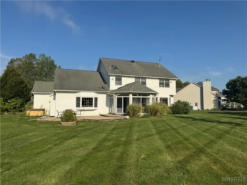 8610 Appleton Court, Amherst, New York 14051, Clarence, New York 14051, 4 Bedrooms Bedrooms, 9 Rooms Rooms,2 BathroomsBathrooms,Residential,For Sale,8610 Appleton Court, Amherst, New York 14051,0,B1638673