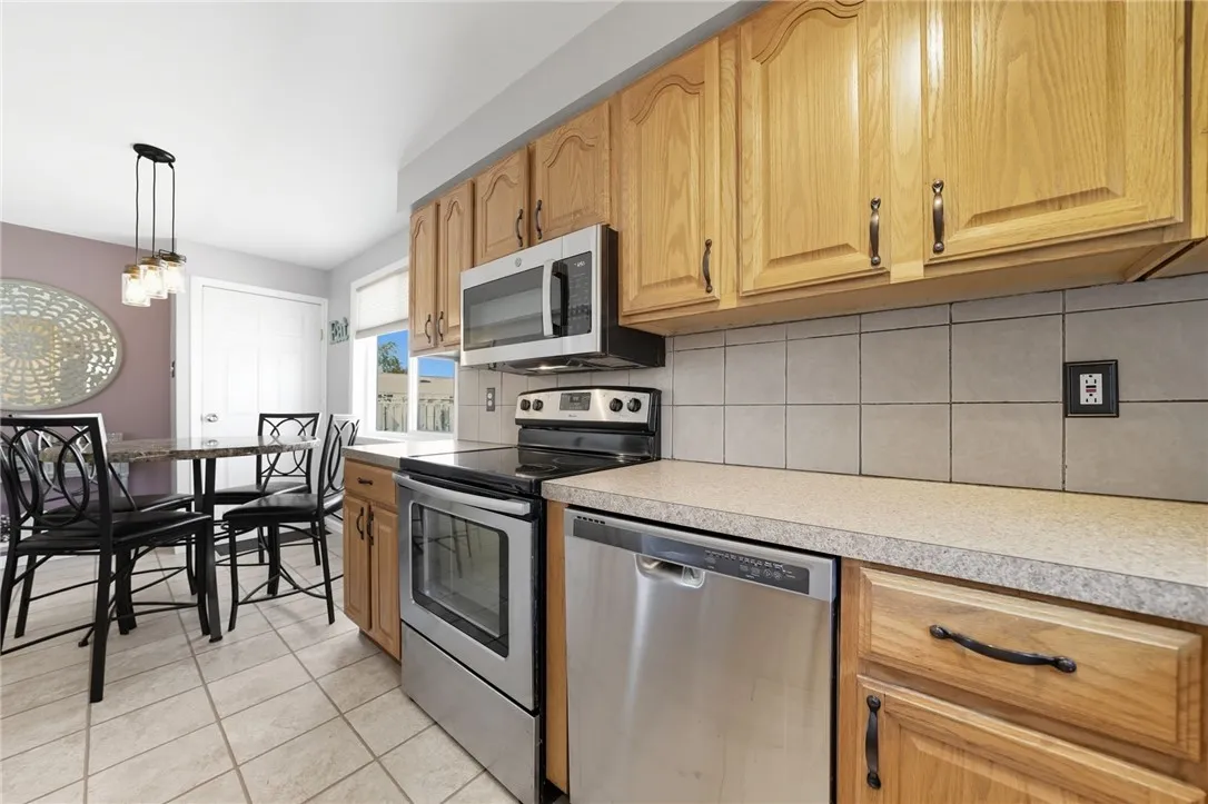 1284 92nd Street, Niagara Falls, New York 14304, Niagara Falls, New York 14304, 3 Bedrooms Bedrooms, 5 Rooms Rooms,2 BathroomsBathrooms,Residential,For Sale,1284 92nd Street, Niagara Falls, New York 14304,0,R1638309