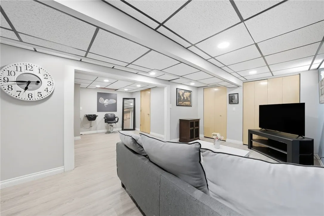 1284 92nd Street, Niagara Falls, New York 14304, Niagara Falls, New York 14304, 3 Bedrooms Bedrooms, 5 Rooms Rooms,2 BathroomsBathrooms,Residential,For Sale,1284 92nd Street, Niagara Falls, New York 14304,0,R1638309