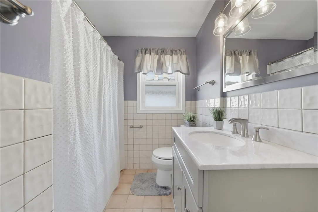 1284 92nd Street, Niagara Falls, New York 14304, Niagara Falls, New York 14304, 3 Bedrooms Bedrooms, 5 Rooms Rooms,2 BathroomsBathrooms,Residential,For Sale,1284 92nd Street, Niagara Falls, New York 14304,0,R1638309
