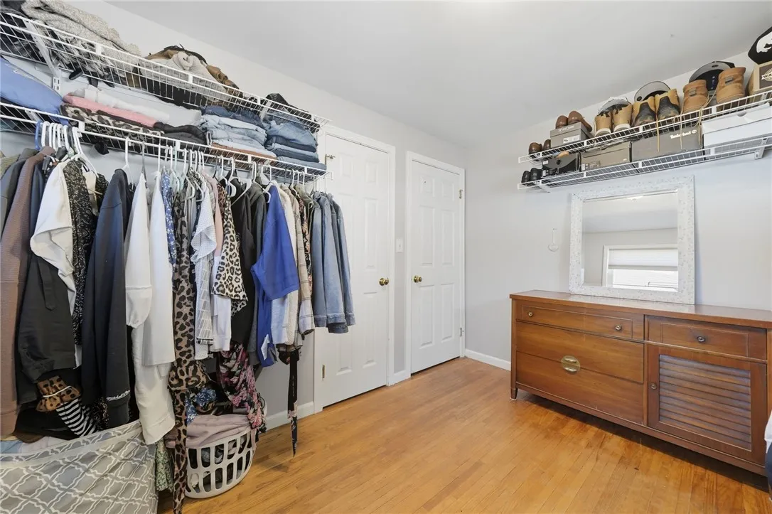 1284 92nd Street, Niagara Falls, New York 14304, Niagara Falls, New York 14304, 3 Bedrooms Bedrooms, 5 Rooms Rooms,2 BathroomsBathrooms,Residential,For Sale,1284 92nd Street, Niagara Falls, New York 14304,0,R1638309
