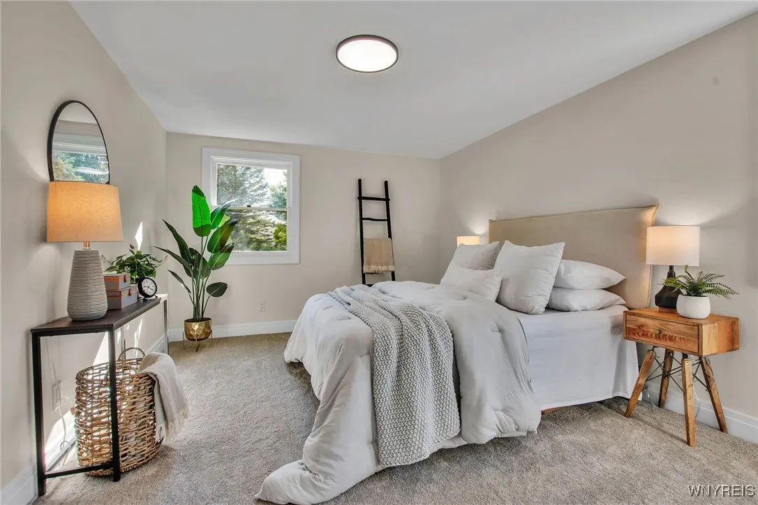 946 Robin Road, Amherst, New York 14228, Amherst, New York 14228, 3 Bedrooms Bedrooms, 6 Rooms Rooms,1 BathroomBathrooms,Residential,For Sale,946 Robin Road, Amherst, New York 14228,0,B1636851