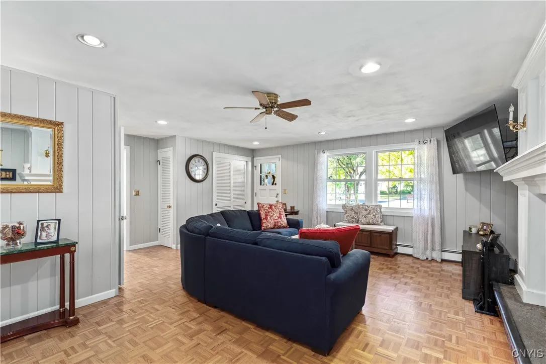 110 Old Farm Road, Manlius, New York 13066, Manlius, New York 13066, 4 Bedrooms Bedrooms, 10 Rooms Rooms,2 BathroomsBathrooms,Residential,For Sale,110 Old Farm Road, Manlius, New York 13066,0,S1637971