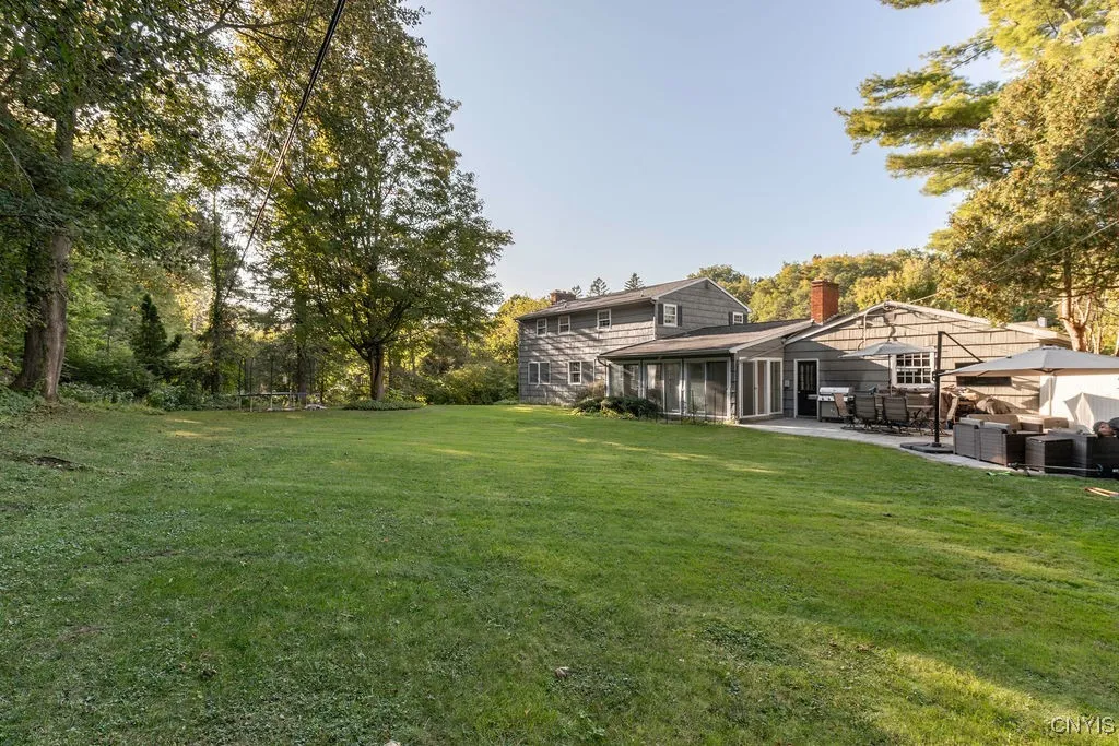 110 Old Farm Road, Manlius, New York 13066, Manlius, New York 13066, 4 Bedrooms Bedrooms, 10 Rooms Rooms,2 BathroomsBathrooms,Residential,For Sale,110 Old Farm Road, Manlius, New York 13066,0,S1637971