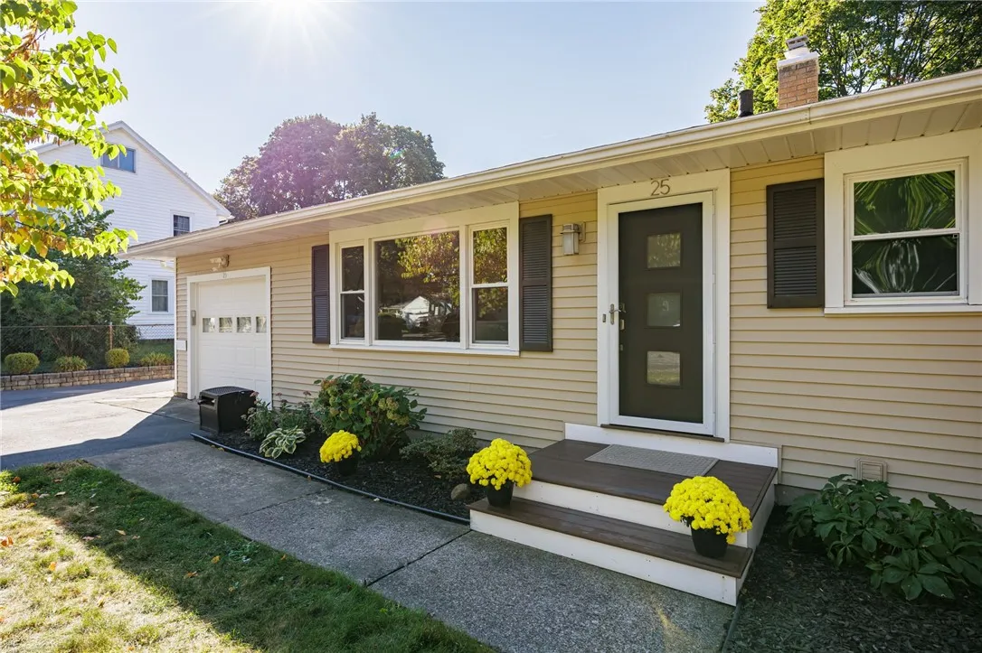 25 Maplehurst Road, Irondequoit, New York 14617, Irondequoit, New York 14617, 3 Bedrooms Bedrooms, 5 Rooms Rooms,1 BathroomBathrooms,Residential,For Sale,25 Maplehurst Road, Irondequoit, New York 14617,0,R1633928