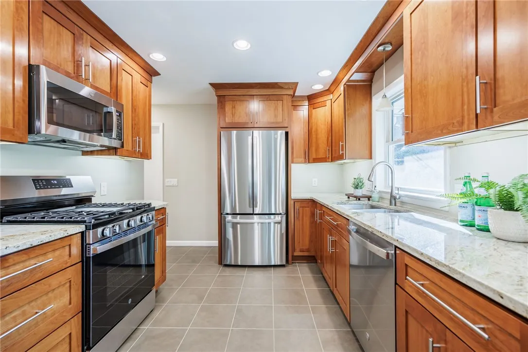 25 Maplehurst Road, Irondequoit, New York 14617, Irondequoit, New York 14617, 3 Bedrooms Bedrooms, 5 Rooms Rooms,1 BathroomBathrooms,Residential,For Sale,25 Maplehurst Road, Irondequoit, New York 14617,0,R1633928