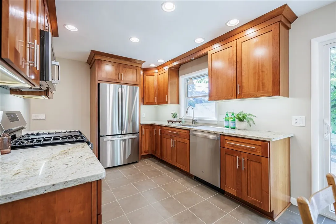 25 Maplehurst Road, Irondequoit, New York 14617, Irondequoit, New York 14617, 3 Bedrooms Bedrooms, 5 Rooms Rooms,1 BathroomBathrooms,Residential,For Sale,25 Maplehurst Road, Irondequoit, New York 14617,0,R1633928