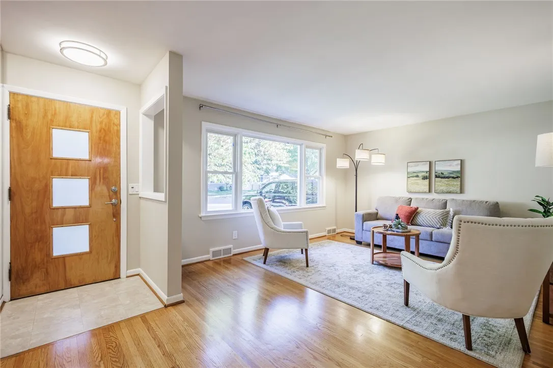 25 Maplehurst Road, Irondequoit, New York 14617, Irondequoit, New York 14617, 3 Bedrooms Bedrooms, 5 Rooms Rooms,1 BathroomBathrooms,Residential,For Sale,25 Maplehurst Road, Irondequoit, New York 14617,0,R1633928