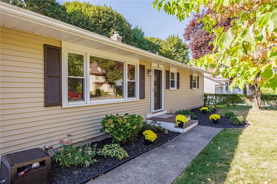 25 Maplehurst Road, Irondequoit, New York 14617, Irondequoit, New York 14617, 3 Bedrooms Bedrooms, 5 Rooms Rooms,1 BathroomBathrooms,Residential,For Sale,25 Maplehurst Road, Irondequoit, New York 14617,0,R1633928