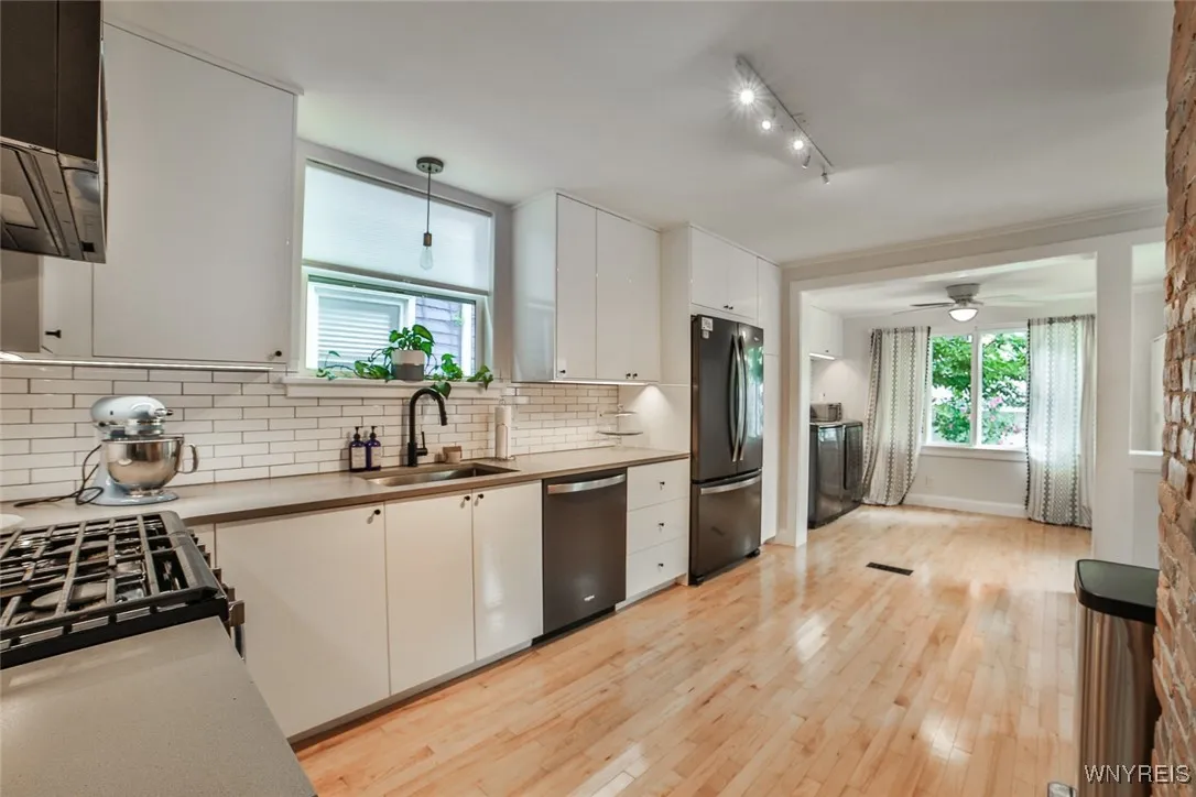 389 Baynes Street, Buffalo, New York 14213, Buffalo, New York 14213, 3 Bedrooms Bedrooms, 9 Rooms Rooms,1 BathroomBathrooms,Residential,For Sale,389 Baynes Street, Buffalo, New York 14213,0,B1638503
