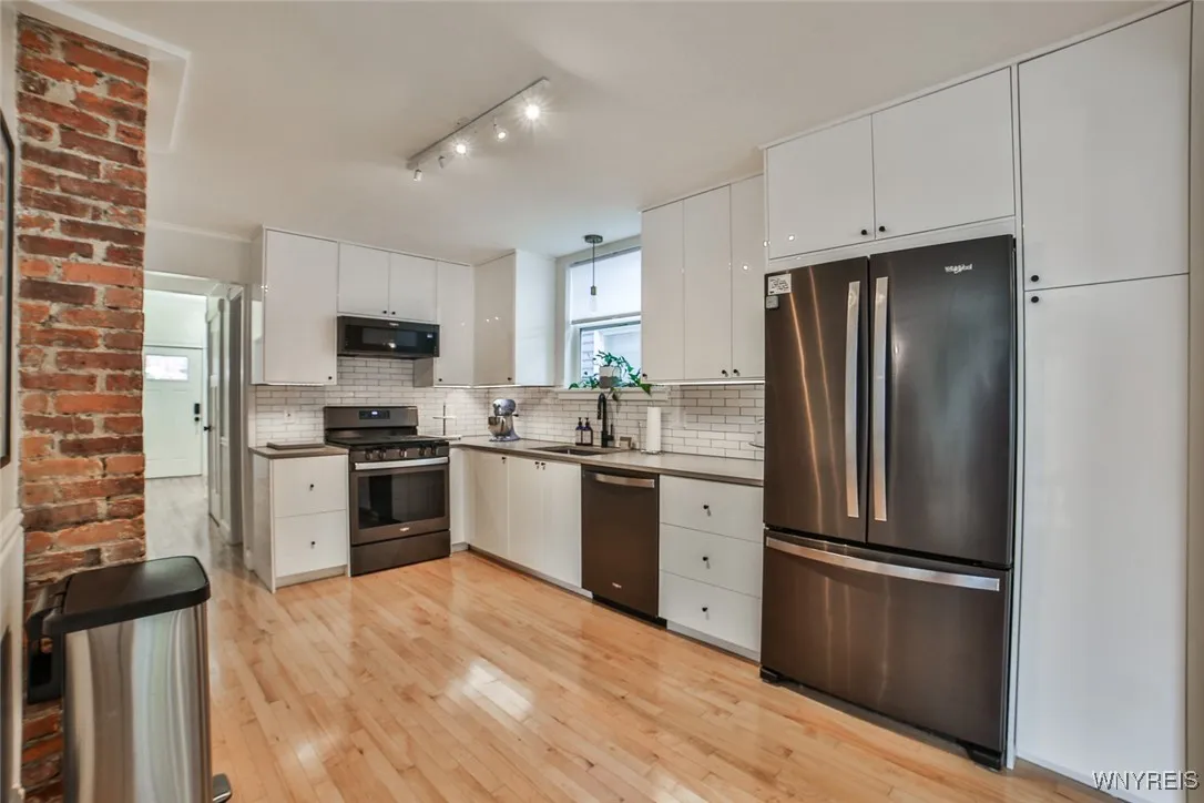 389 Baynes Street, Buffalo, New York 14213, Buffalo, New York 14213, 3 Bedrooms Bedrooms, 9 Rooms Rooms,1 BathroomBathrooms,Residential,For Sale,389 Baynes Street, Buffalo, New York 14213,0,B1638503