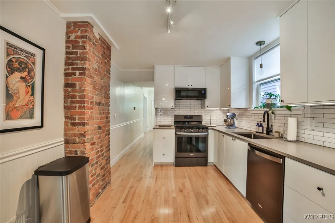 389 Baynes Street, Buffalo, New York 14213, Buffalo, New York 14213, 3 Bedrooms Bedrooms, 9 Rooms Rooms,1 BathroomBathrooms,Residential,For Sale,389 Baynes Street, Buffalo, New York 14213,0,B1638503