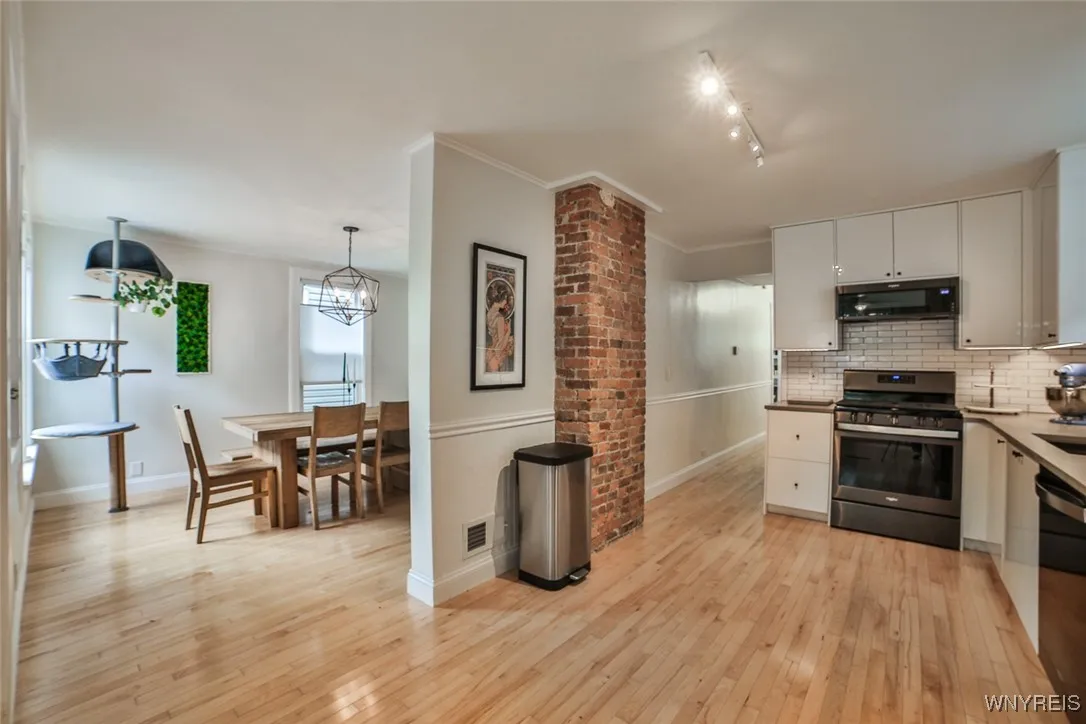 389 Baynes Street, Buffalo, New York 14213, Buffalo, New York 14213, 3 Bedrooms Bedrooms, 9 Rooms Rooms,1 BathroomBathrooms,Residential,For Sale,389 Baynes Street, Buffalo, New York 14213,0,B1638503
