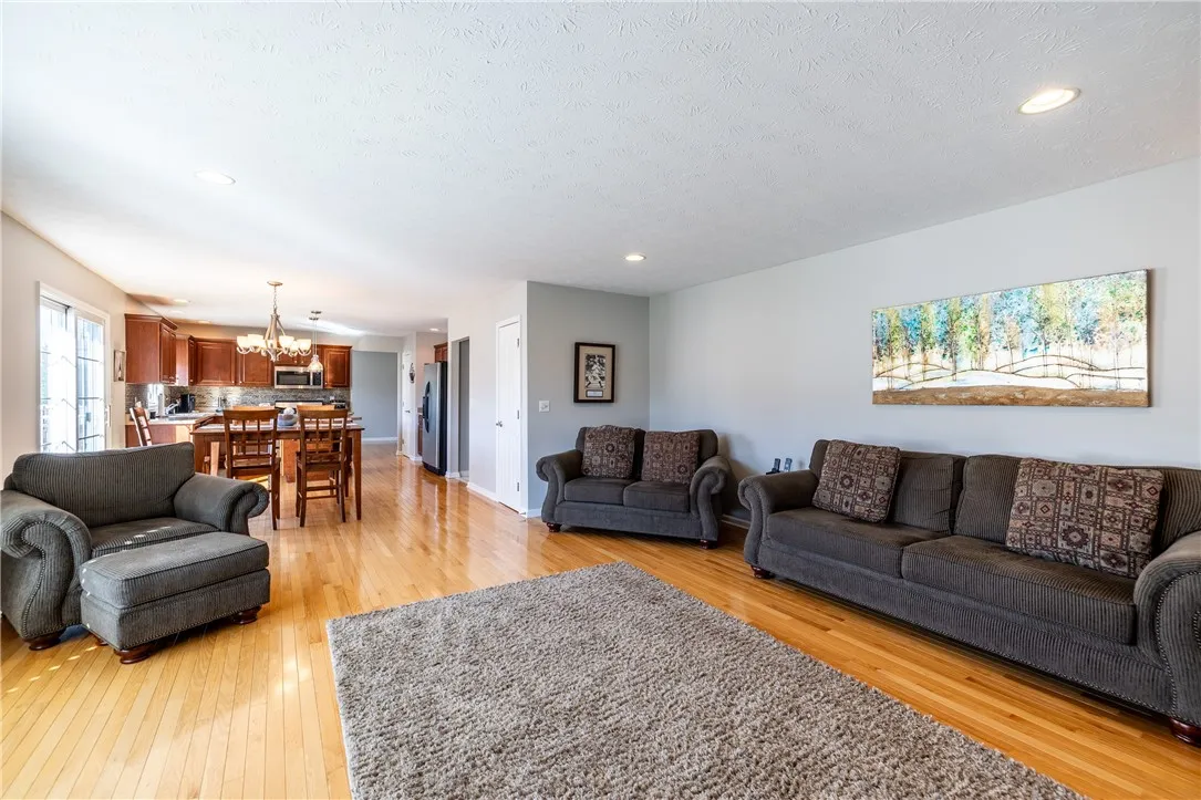 1091 Channing Woods Drive, Webster, New York 14580, Webster, New York 14580, 3 Bedrooms Bedrooms, 7 Rooms Rooms,2 BathroomsBathrooms,Residential,For Sale,1091 Channing Woods Drive, Webster, New York 14580,0,R1638448