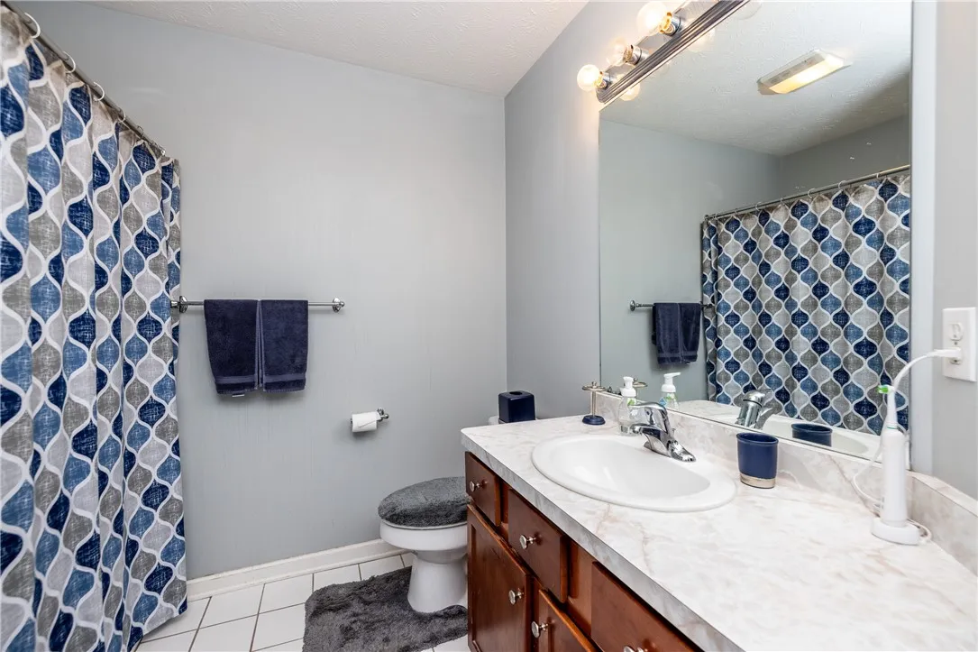 1091 Channing Woods Drive, Webster, New York 14580, Webster, New York 14580, 3 Bedrooms Bedrooms, 7 Rooms Rooms,2 BathroomsBathrooms,Residential,For Sale,1091 Channing Woods Drive, Webster, New York 14580,0,R1638448