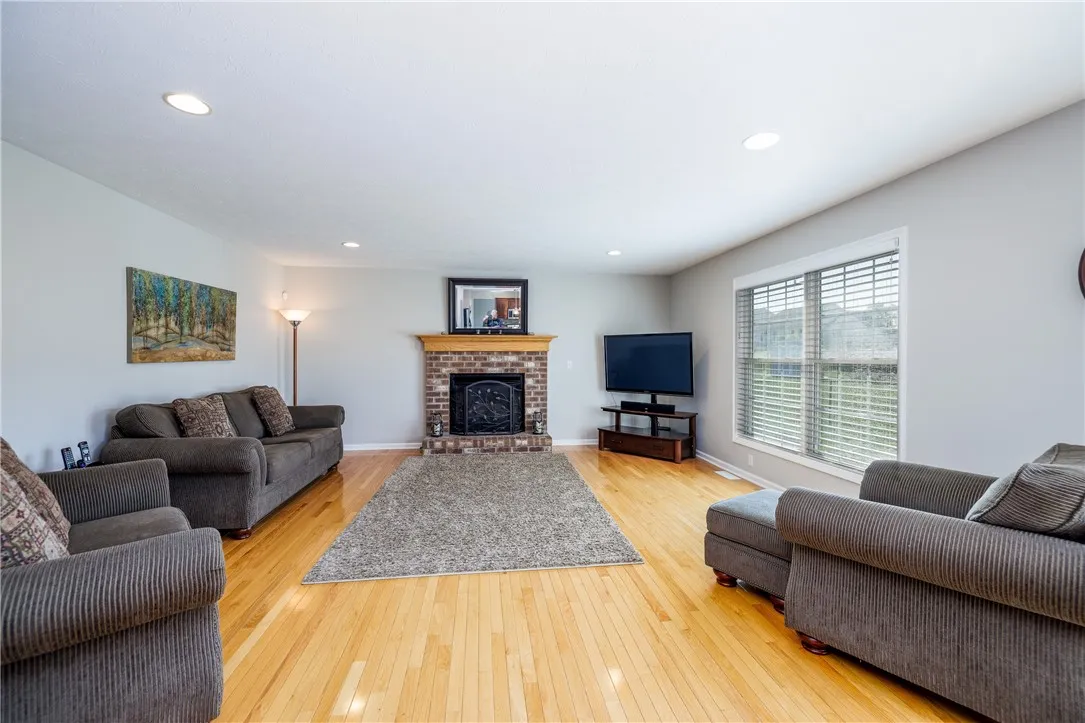 1091 Channing Woods Drive, Webster, New York 14580, Webster, New York 14580, 3 Bedrooms Bedrooms, 7 Rooms Rooms,2 BathroomsBathrooms,Residential,For Sale,1091 Channing Woods Drive, Webster, New York 14580,0,R1638448