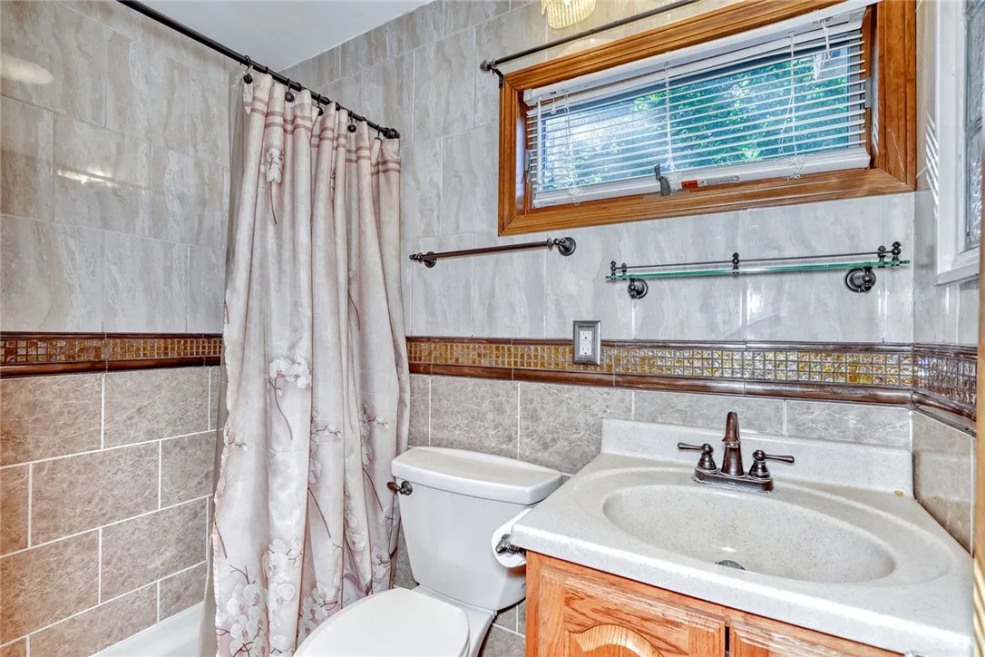 631 Bay Road, Webster, New York 14580, Webster, New York 14580, 3 Bedrooms Bedrooms, 9 Rooms Rooms,2 BathroomsBathrooms,Residential,Closed,631 Bay Road, Webster, New York 14580,0,R1638363