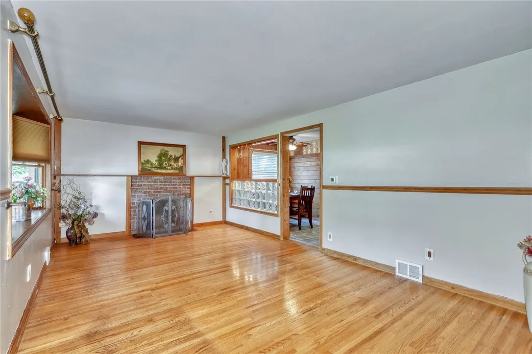 631 Bay Road, Webster, New York 14580, Webster, New York 14580, 3 Bedrooms Bedrooms, 9 Rooms Rooms,2 BathroomsBathrooms,Residential,Closed,631 Bay Road, Webster, New York 14580,0,R1638363