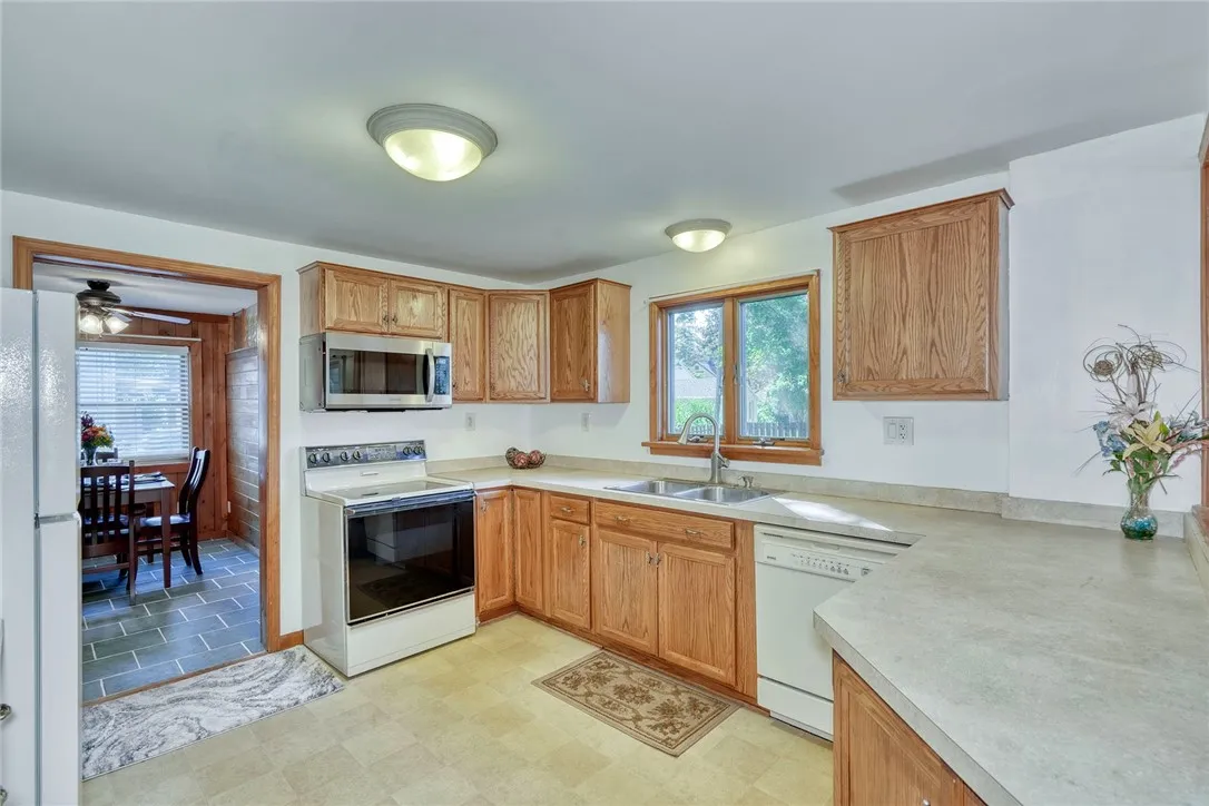 631 Bay Road, Webster, New York 14580, Webster, New York 14580, 3 Bedrooms Bedrooms, 9 Rooms Rooms,2 BathroomsBathrooms,Residential,Closed,631 Bay Road, Webster, New York 14580,0,R1638363