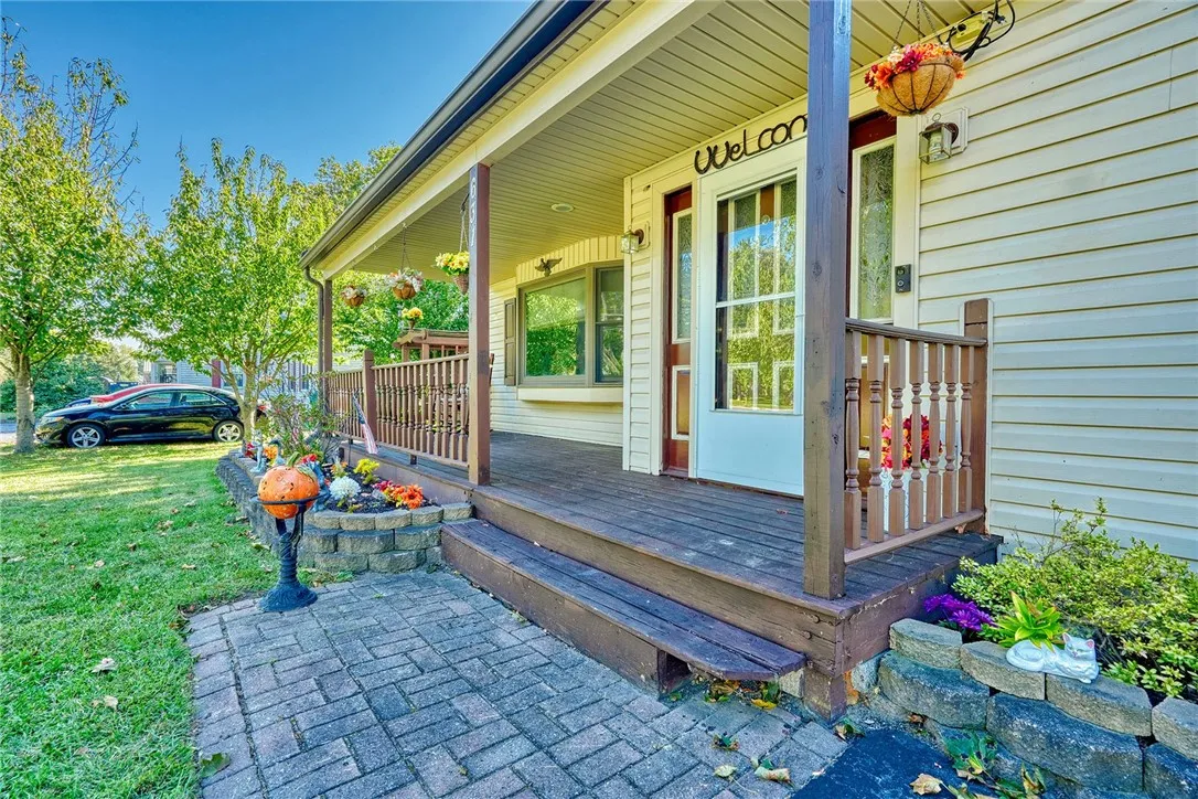 631 Bay Road, Webster, New York 14580, Webster, New York 14580, 3 Bedrooms Bedrooms, 9 Rooms Rooms,2 BathroomsBathrooms,Residential,Closed,631 Bay Road, Webster, New York 14580,0,R1638363