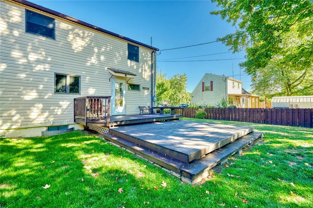 631 Bay Road, Webster, New York 14580, Webster, New York 14580, 3 Bedrooms Bedrooms, 9 Rooms Rooms,2 BathroomsBathrooms,Residential,Closed,631 Bay Road, Webster, New York 14580,0,R1638363